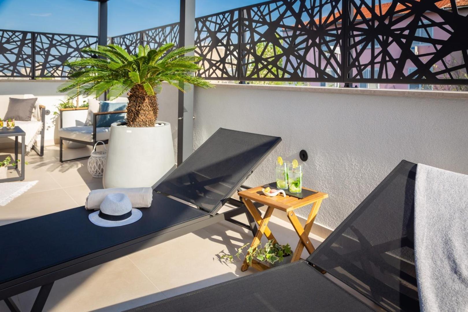 Luxury Apartment Silvery In Split Center With Jacuzzi, Sauna And Parking Exterior photo